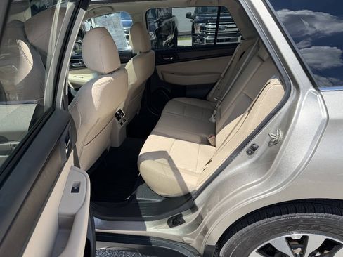Used 2017 Subaru Outback 2.5i Limited AWD/4WD image 21