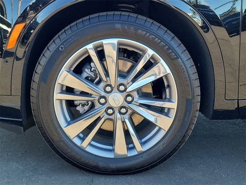 Used 2025 Cadillac XT6 Premium Luxury w/ Technology Package image 33