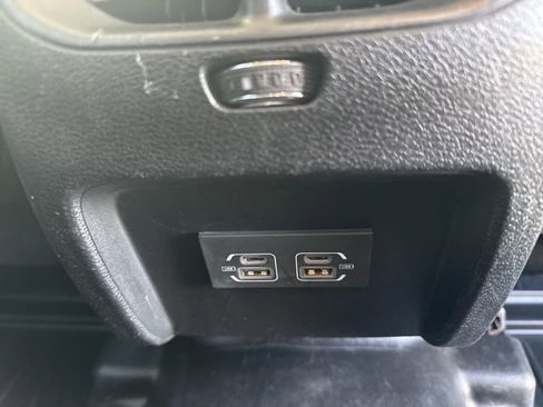 Used 2021 Jeep Cherokee Latitude Plus image 19