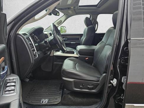 Used 2017 RAM 1500 Laramie w/ Convenience Group AWD/4WD image 18