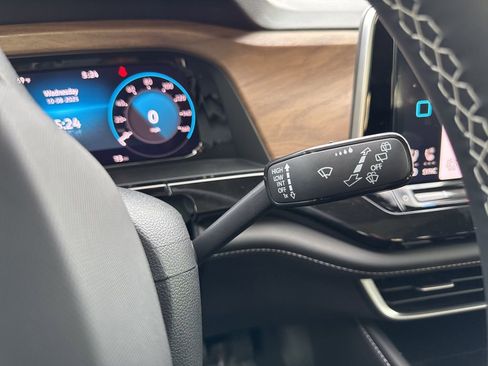 New 2026 Volkswagen Atlas SE image 38