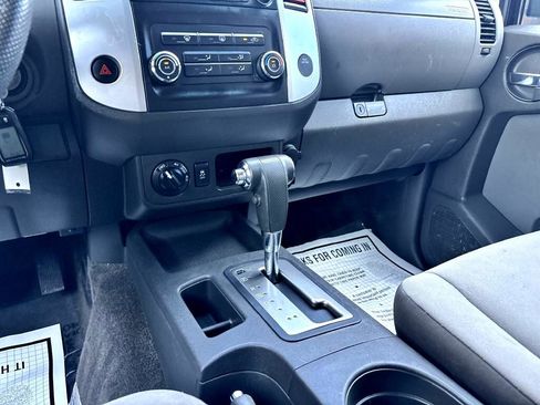 Used 2013 Nissan Xterra S image 18