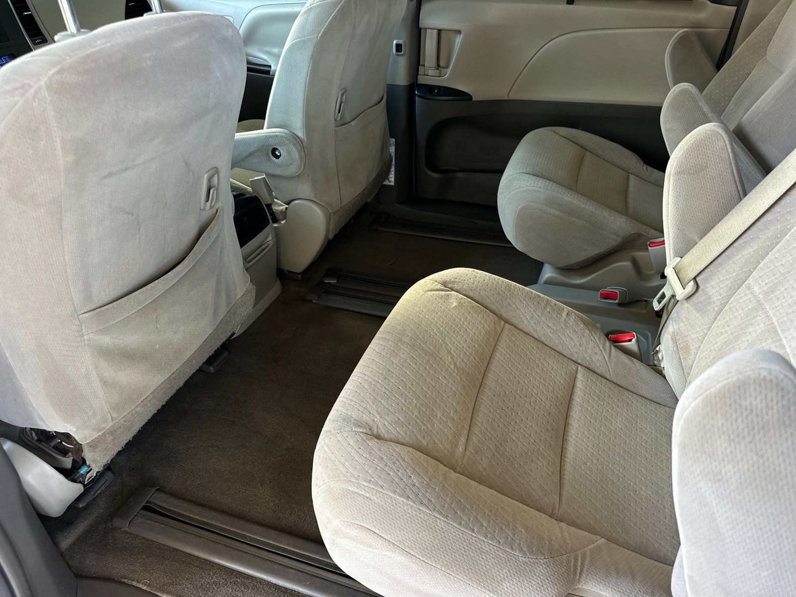 Used 2015 Toyota Sienna LE FWD image 11