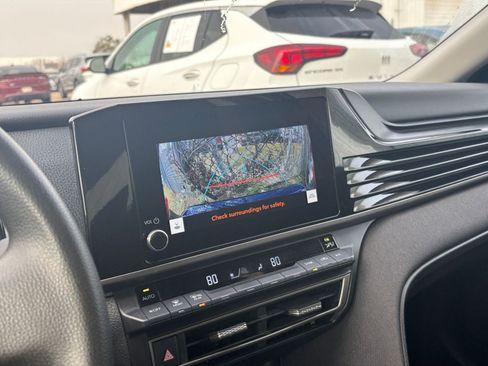 Used 2025 Toyota Camry LE image 17