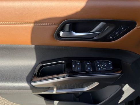 Certified 2023 Nissan Pathfinder Platinum image 21