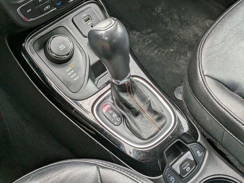 Certified 2018 Jeep Compass Limited image 16