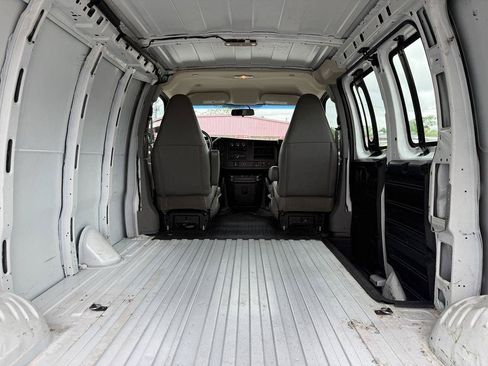 Used 2019 GMC Savana 2500 w/ Communications Package RWD image 12