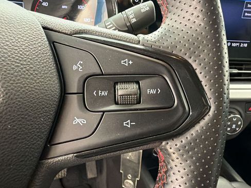 Used 2024 Chevrolet Trax RS w/ Driver Confidence Package FWD image 17
