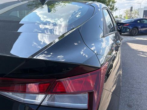 Used 2023 Hyundai Elantra SEL FWD image 7