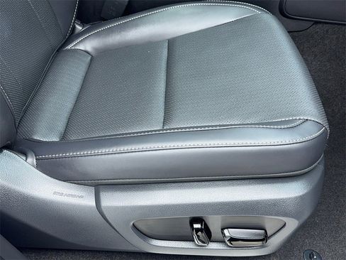 Used 2025 Lexus GX 550 w/ Accessory Package (2T) image 48