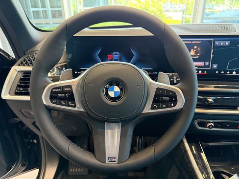 New 2026 BMW X5 xDrive40i w/ M Sport Package AWD/4WD image 9
