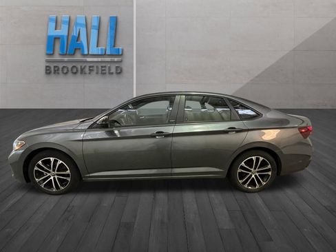 Used 2023 Volkswagen Jetta Sport image 3