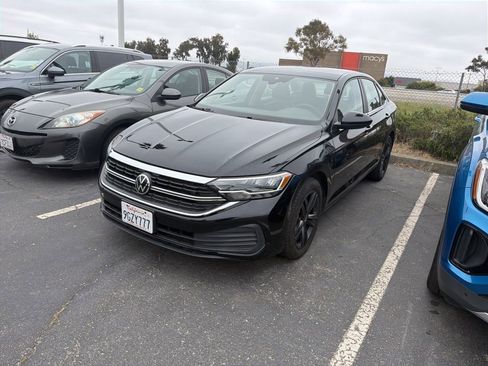 Used 2023 Volkswagen Jetta SE w/ Panoramic Sunroof Package FWD image 1