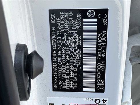 Certified 2021 Toyota C-HR XLE image 29