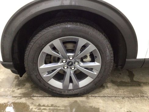 Used 2023 Ford Explorer XLT w/ Equipment Group 202A AWD/4WD image 8