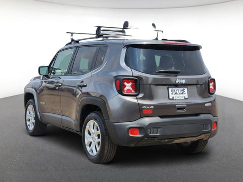 Used 2018 Jeep Renegade Latitude AWD/4WD image 4