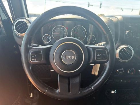 Used 2017 Jeep Wrangler Unlimited Sahara AWD/4WD image 38
