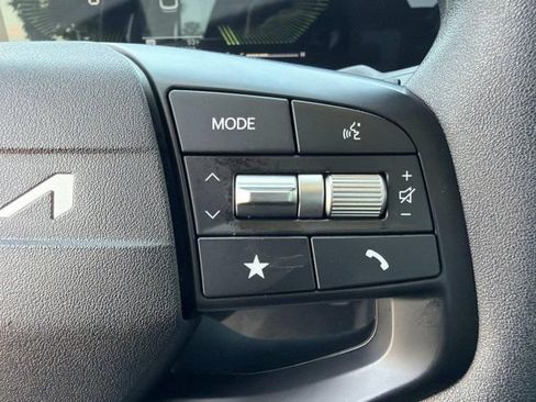 Used 2025 Kia K4 FWD image 24
