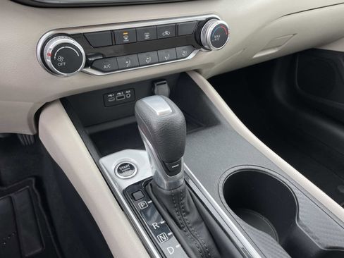 Used 2025 Nissan Altima 2.5 SV image 22