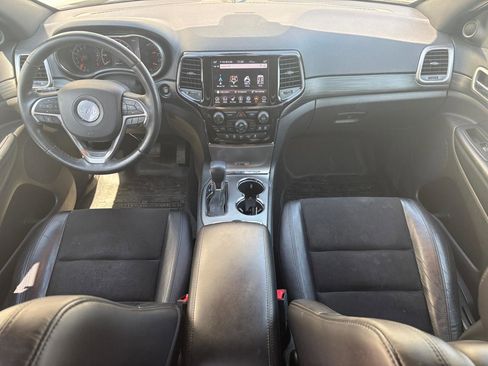Used 2020 Jeep Grand Cherokee Laredo w/ Quick Order Package 2BN North AWD/4WD image 11