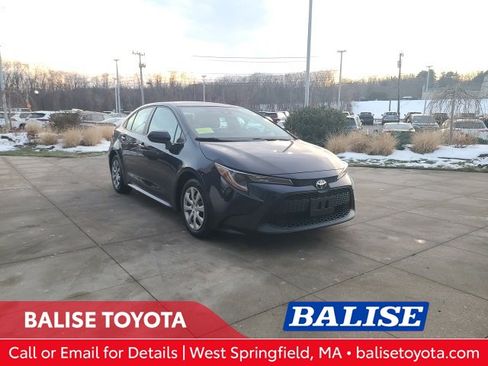 Used 2022 Toyota Corolla LE image 1