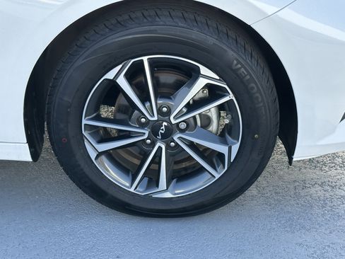 Certified 2023 Kia Forte LXS w/ LXS Technology Package image 12