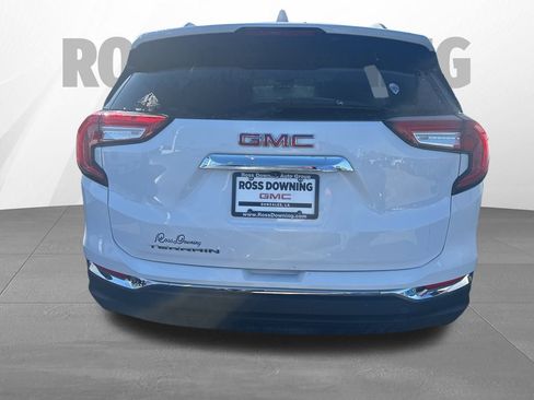 Used 2024 GMC Terrain SLT image 5
