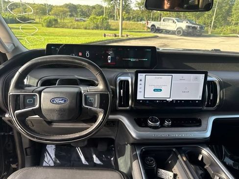 Used 2025 Ford Expedition Max Platinum w/ Driver's Package AWD/4WD image 12