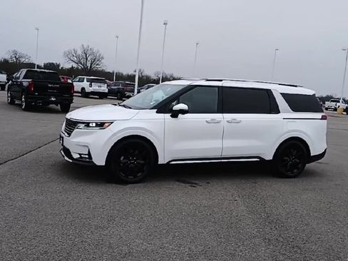 Used 2024 Kia Carnival SX Prestige image 4