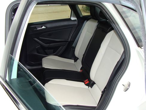 Used 2019 Volkswagen Jetta R-Line FWD image 8