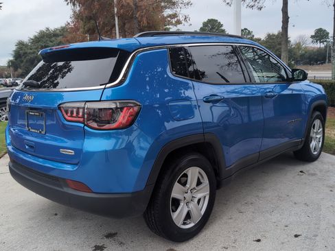 Used 2022 Jeep Compass Latitude image 10