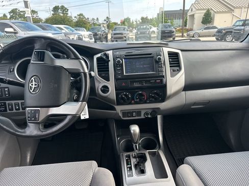 Used 2013 Toyota Tacoma 4x4 Double Cab w/ TRD Off-Road Pkg image 10