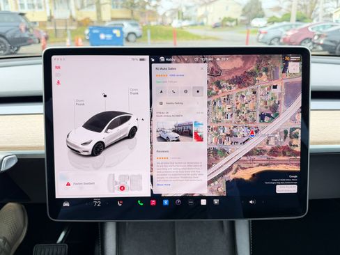 Used 2022 Tesla Model Y Long Range image 19