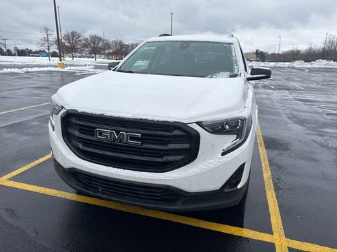 Used 2021 GMC Terrain SLT w/ Infotainment Package II image 9