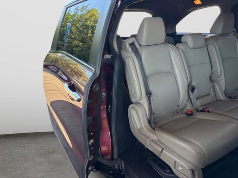 Used 2018 Honda Odyssey EX-L image 16