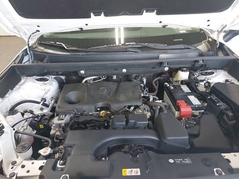 Used 2025 Toyota RAV4 XLE AWD/4WD image 29
