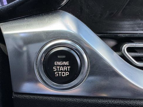 Used 2022 Kia Niro LXS image 28