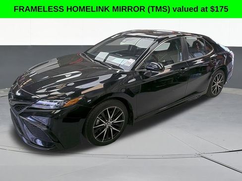 Used 2024 Toyota Camry SE image 4