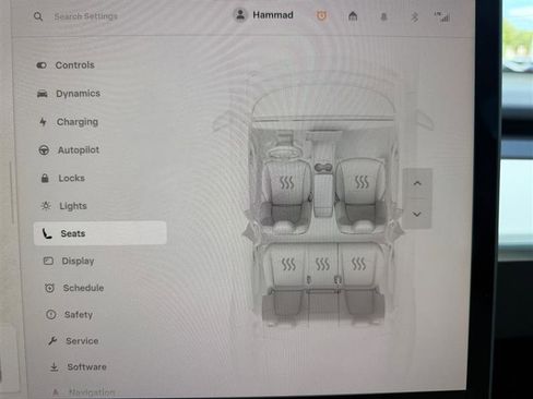 Used 2022 Tesla Model Y Long Range image 25