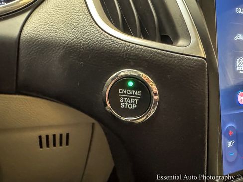 Used 2021 Ford Edge Titanium w/ Equipment Group 301A image 17