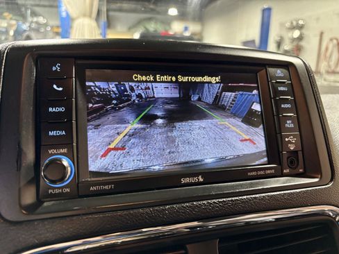 Used 2019 Dodge Grand Caravan SXT w/ Mopar Premium Addition Group image 4