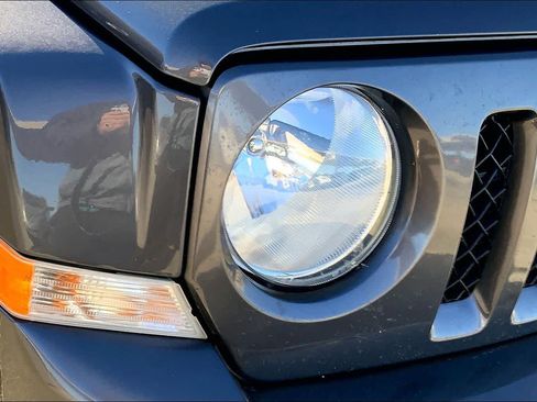 Used 2016 Jeep Patriot Sport w/ Power Value Group image 26