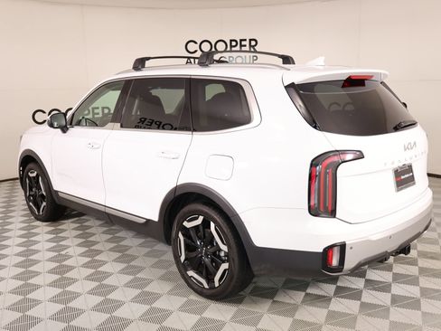 Used 2024 Kia Telluride EX w/ EX Captain's Chair Package FWD image 25