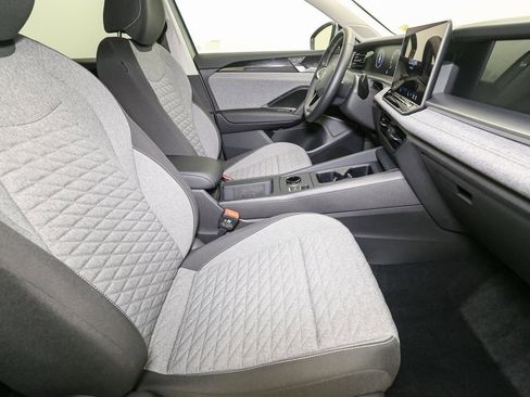 Used 2025 Volkswagen Tiguan S w/ 18" Wheel Package AWD/4WD image 17