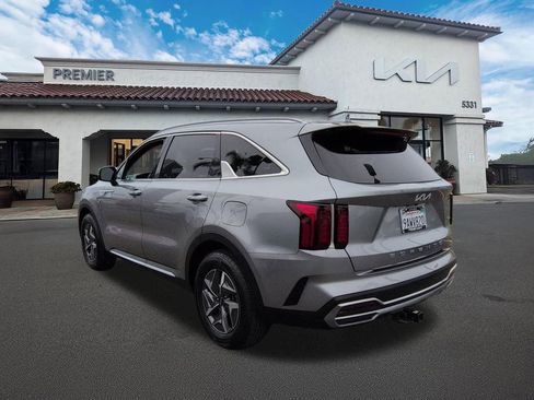 Used 2022 Kia Sorento S FWD image 6