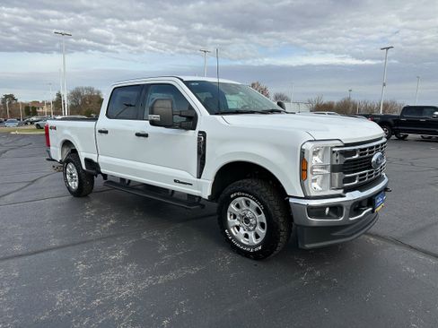 Certified 2024 Ford F250 XLT AWD/4WD image 3