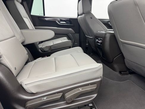 Used 2025 GMC Yukon Elevation AWD/4WD image 39