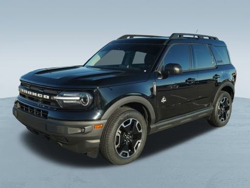 Used 2023 Ford Bronco Sport Outer Banks image 3