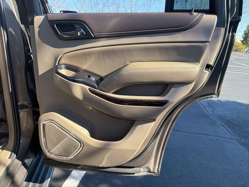 Used 2015 GMC Yukon SLT image 25