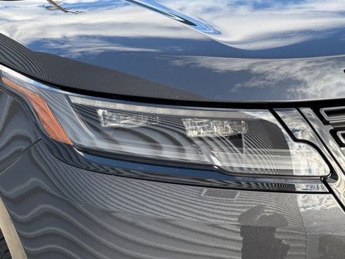 New 2026 Land Rover Range Rover Velar Dynamic SE image 10